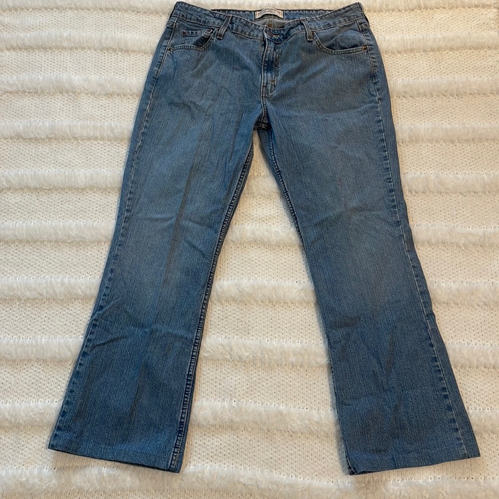 Levi Strauss signature stretch low rise boot cut jeans women’s